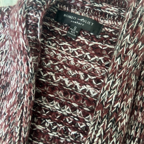 Romeo & Juliet couture sweater - Picture 3 of 4